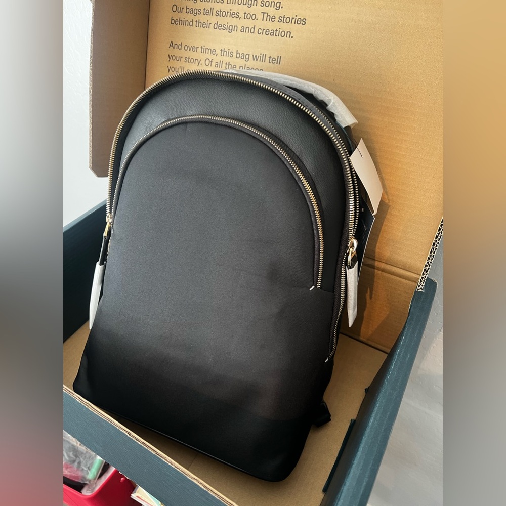 Brand New in Box Troubadour Momentum Backpack